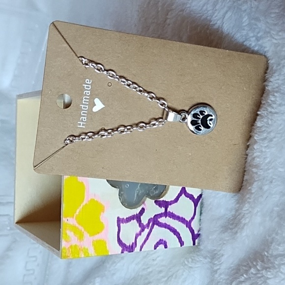 Handmade - Paw print necklace - Picture 1 of 3